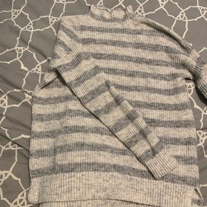 American Eagle Sweater (Medium)